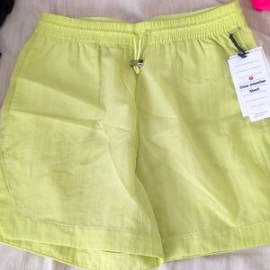 Nwt size 10 clear intention short Lululemon